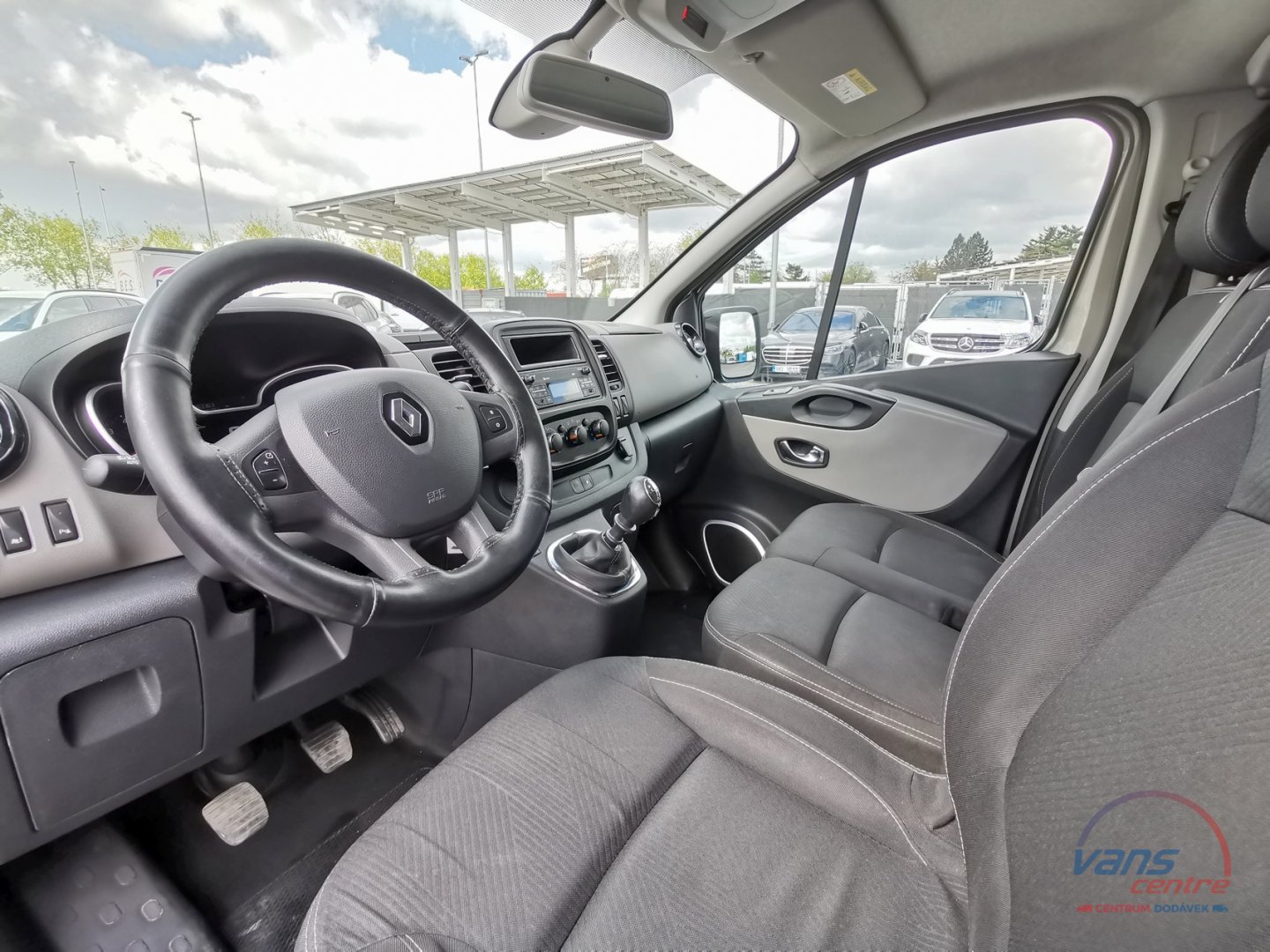 Renault TRAFIC 1.6DCI/92KW L1H1/ 9 MÍST/ KLIMA/ TEMPOMAT/ ČR