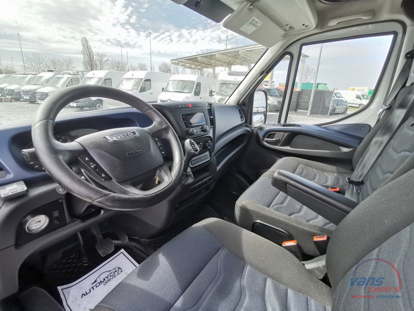 Iveco DAILY 50C16 VALNÍK 6,1M/ TAŽNÉ/ DO 3,5T