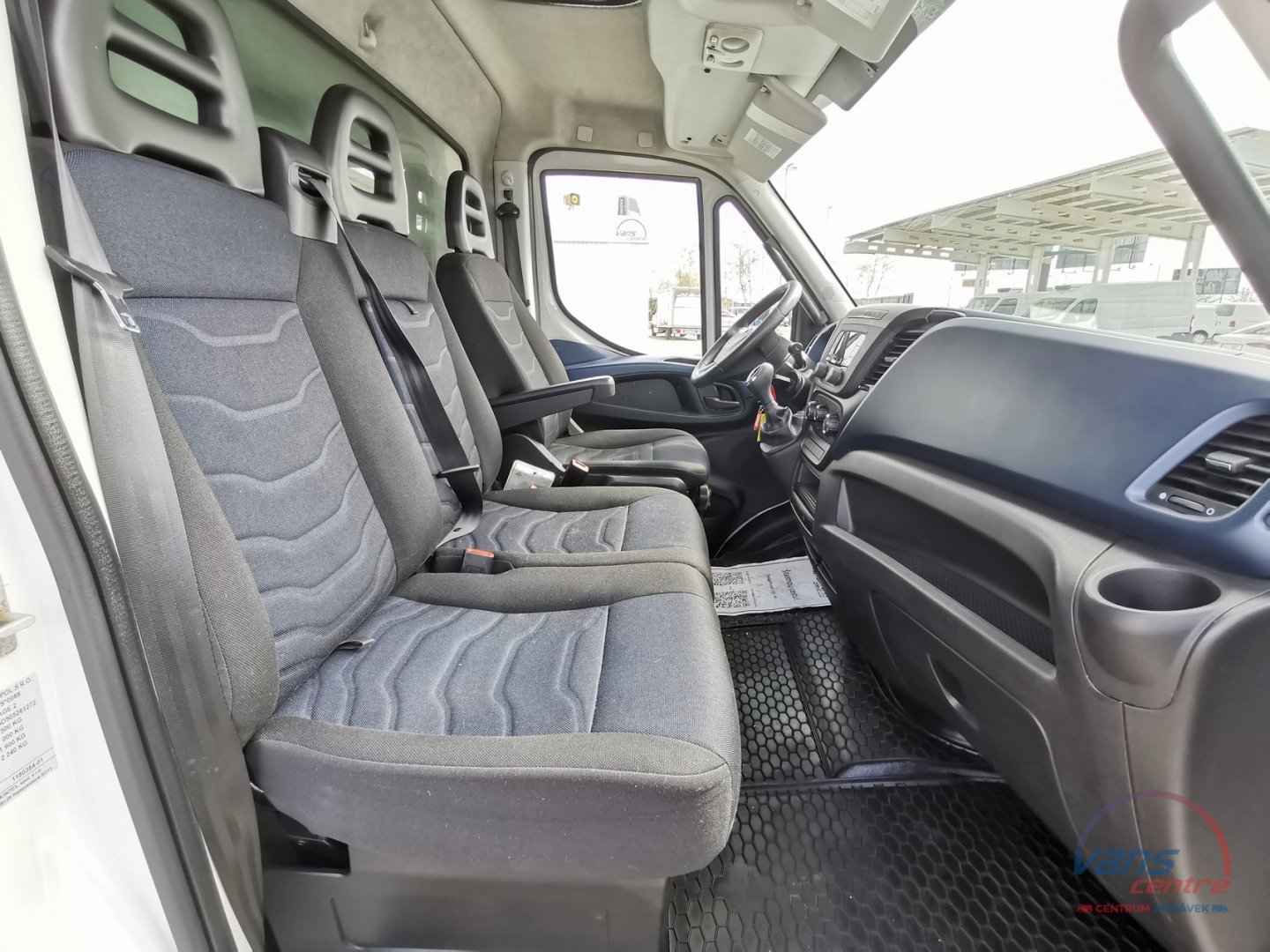 Iveco DAILY 50C16 VALNÍK 6,1M/ TAŽNÉ/ DO 3,5T