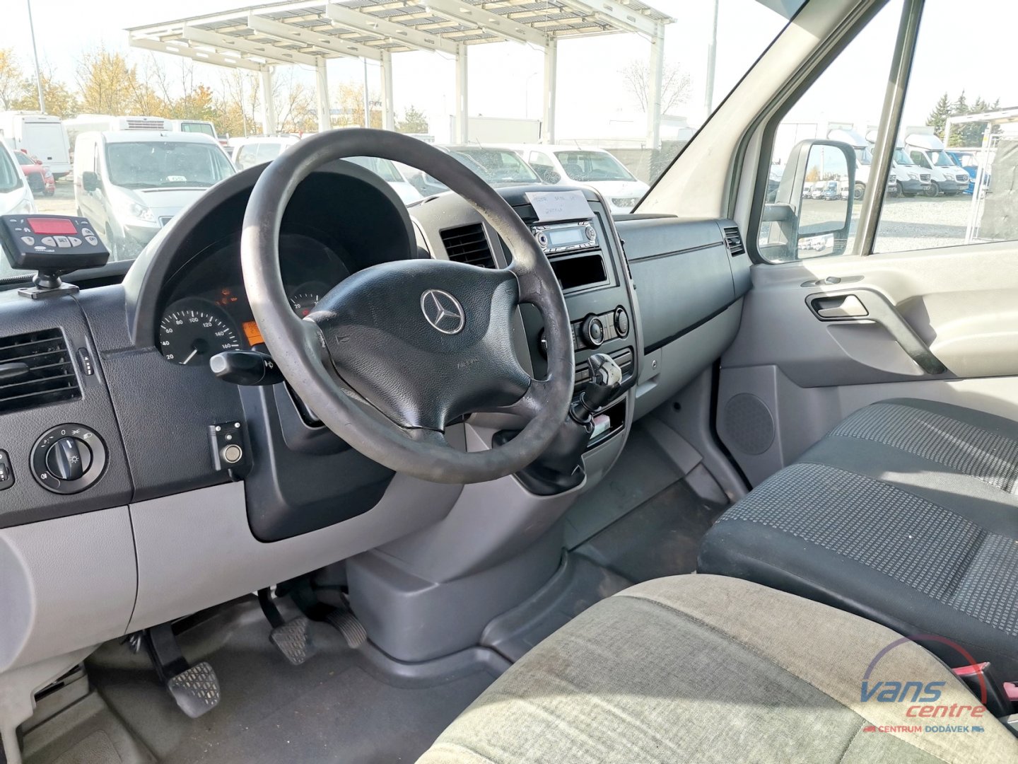 Mercedes-Benz 411CDI MRAZÍ/CHLADÍ/ 7 PALET/ 380V/ 3,5T