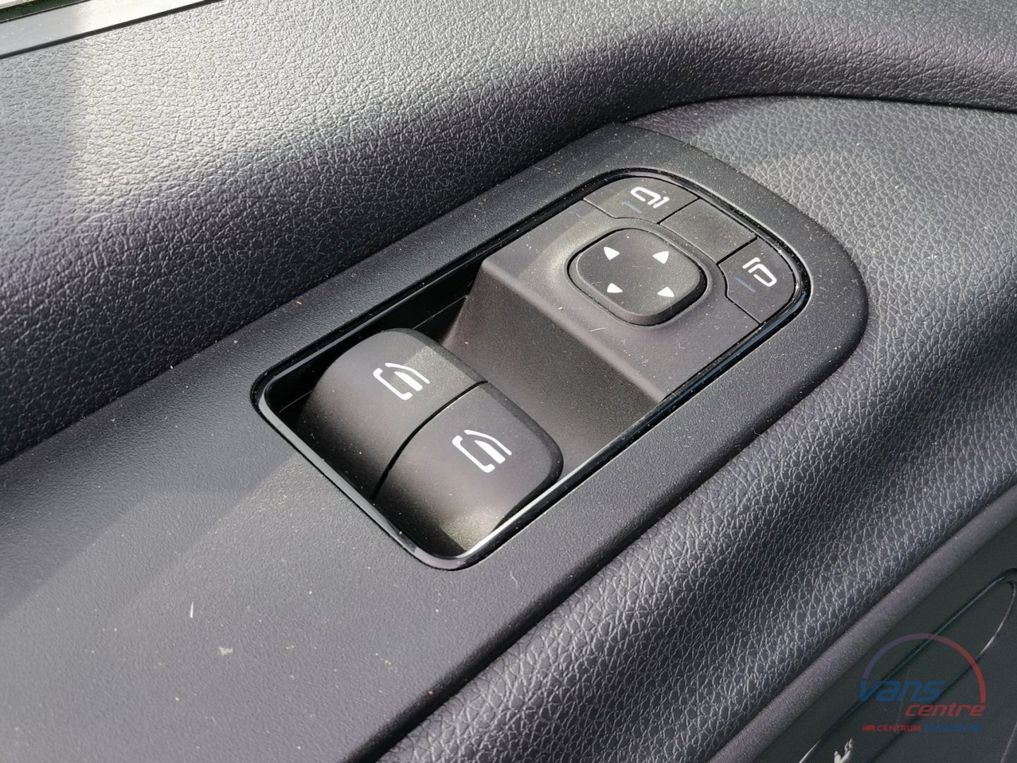 Mercedes-Benz SPRINTER 319CDI MAXI/ KLIMA/ NAVI/ KAMERA/ TAŽNÉ