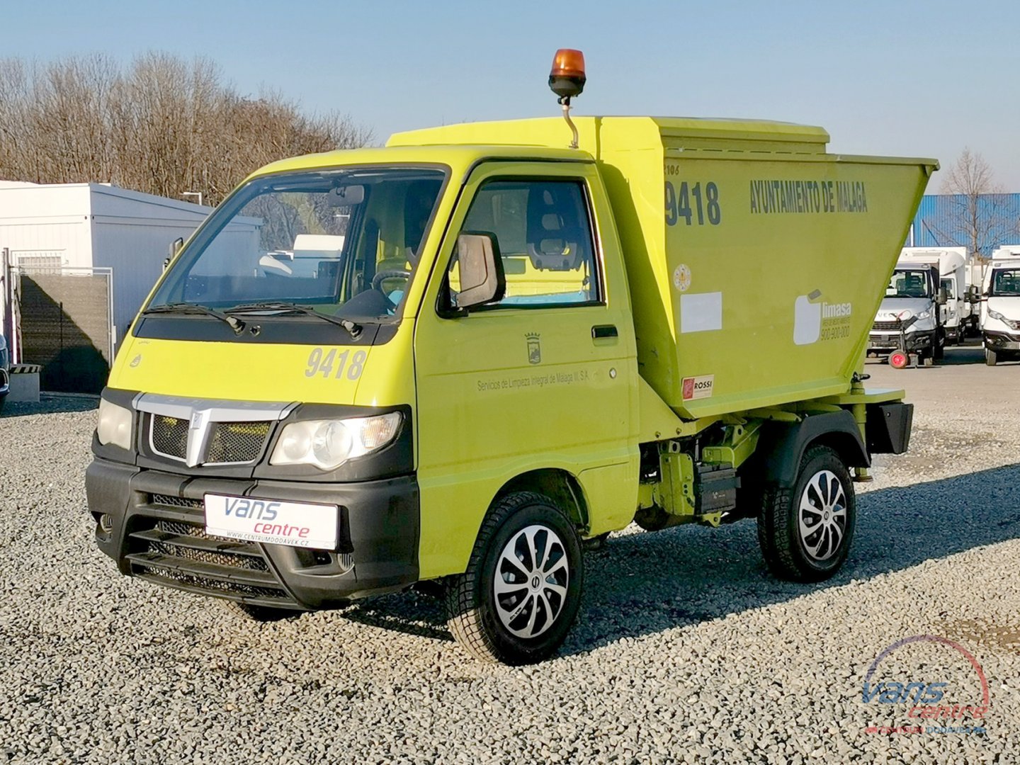 Renault MASTER 165DCI VALNÍK 9 PALET/ MĚCHY/ KLIMA/ ČR