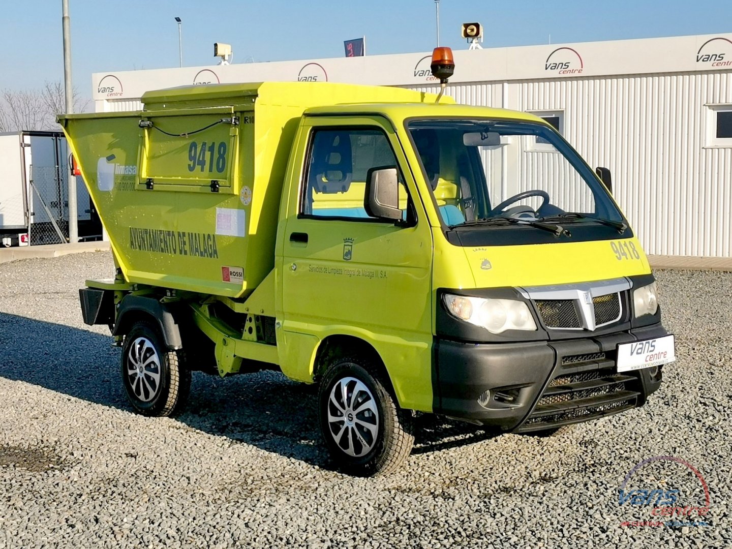 Renault MASTER 165DCI VALNÍK 9 PALET/ MĚCHY/ KLIMA/ ČR