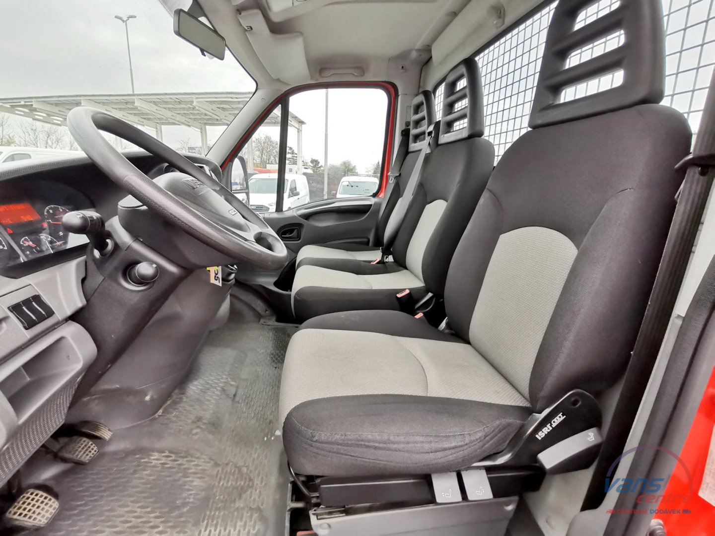 Volkswagen CRAFTER 2.0TDI/120KW VALNÍK 5M/ MĚCHY/ KLIMA