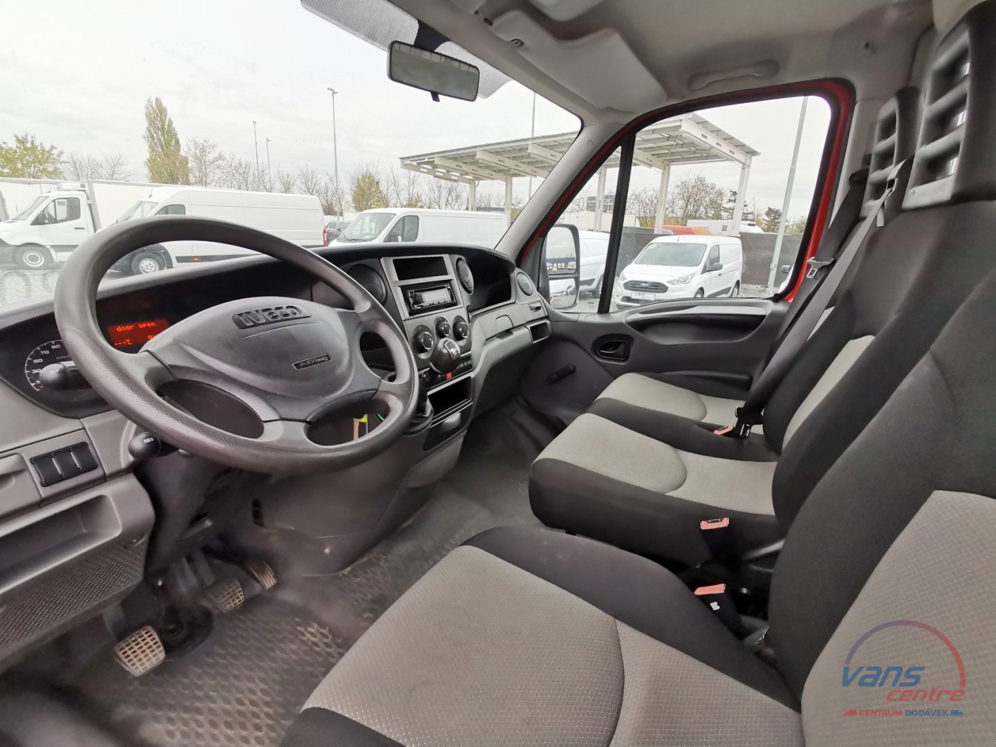 Volkswagen CRAFTER 2.0TDI/120KW VALNÍK 5M/ MĚCHY/ KLIMA