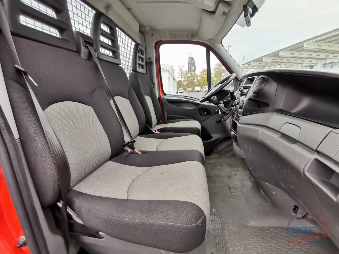 Volkswagen CRAFTER 2.0TDI/120KW VALNÍK 5M/ MĚCHY/ KLIMA