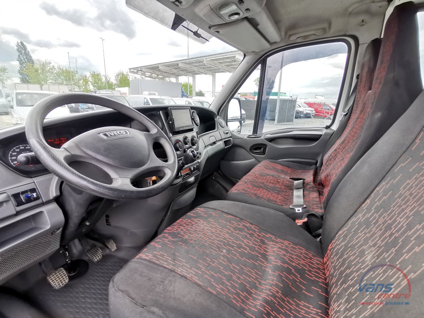 Iveco DAILY 50C15 MAXI XL/ 6 MÍST/ HYDR.ČELO/ TAŽNÉ 3,5T
