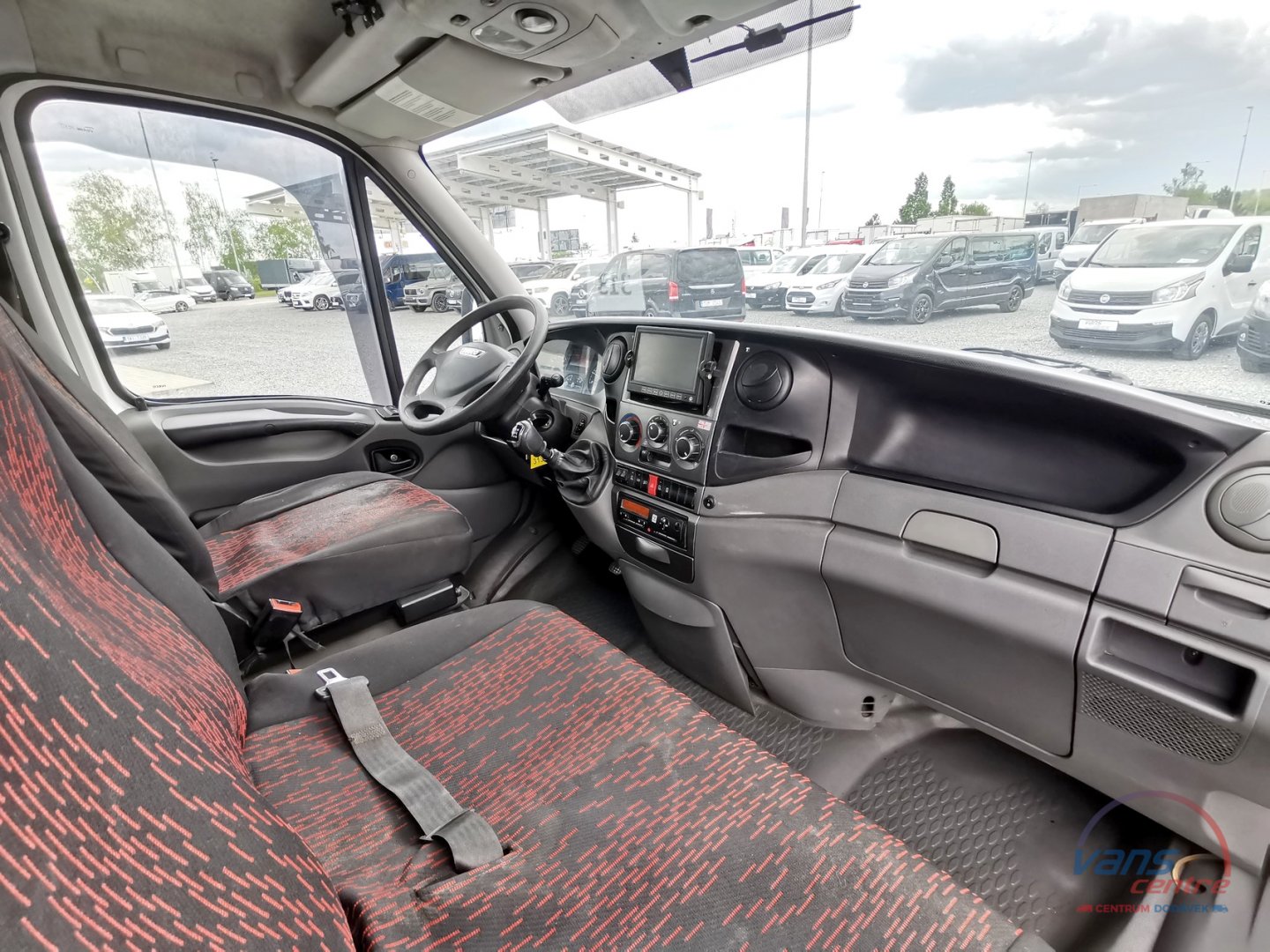 Iveco DAILY 50C15 MAXI XL/ 6 MÍST/ HYDR.ČELO/ TAŽNÉ 3,5T