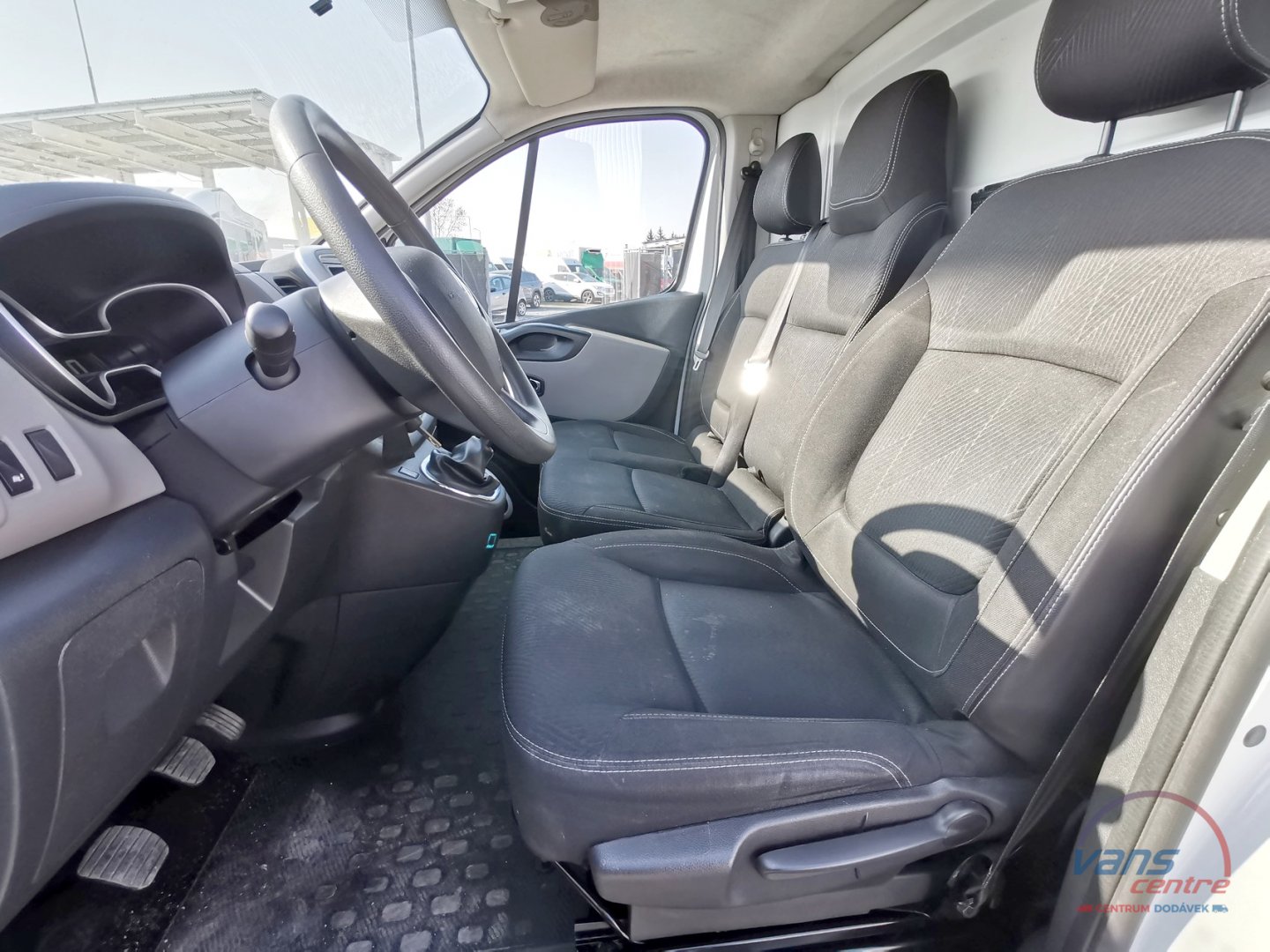 Kia K 2500 TCI SKLÁPĚČ 3,2M/ TAŽNÉ/ NOSNOST 1,3T
