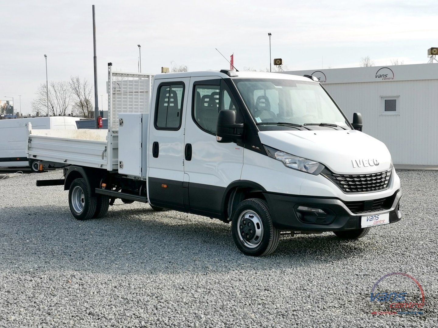 Iveco DAILY 3.0 SKLÁPĚČ 2,9M/ 6 MÍST/ TAŽNÉ 3,5T