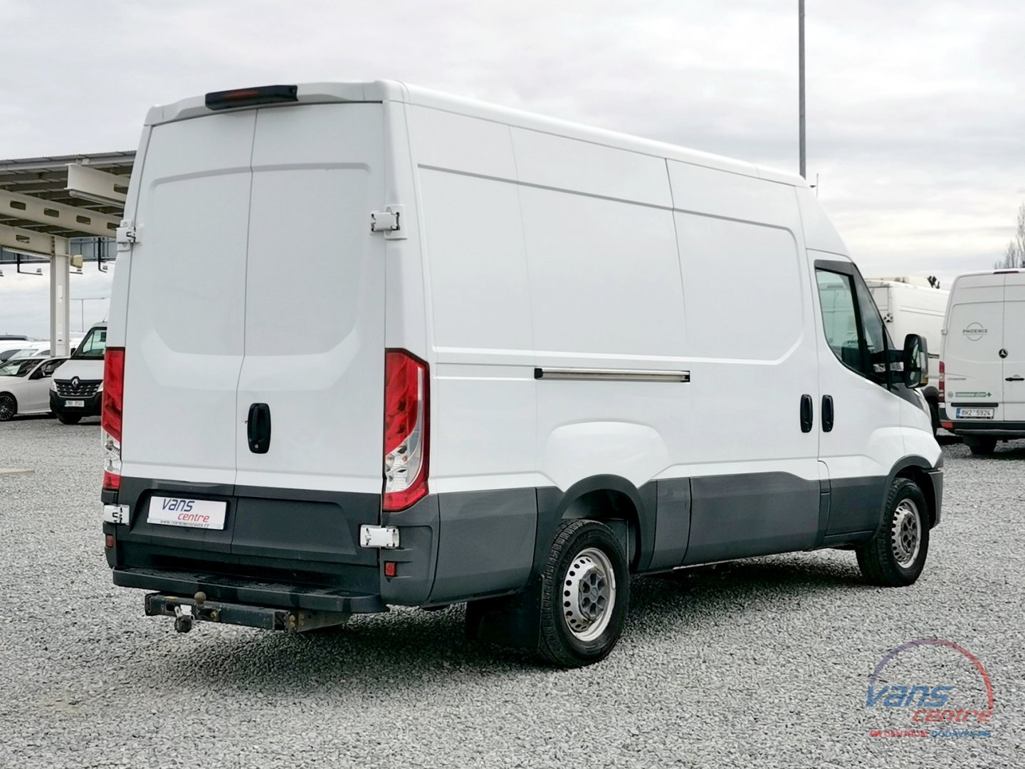 Iveco DAILY 35S18 STŘEDNÍ/ KLIMA/ TAŽNÉ/ ČR