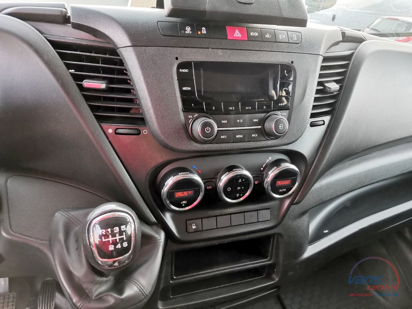 Renault MASTER 165DCI SKŘÍŇ 8 PALET/ HYDR.ČELO