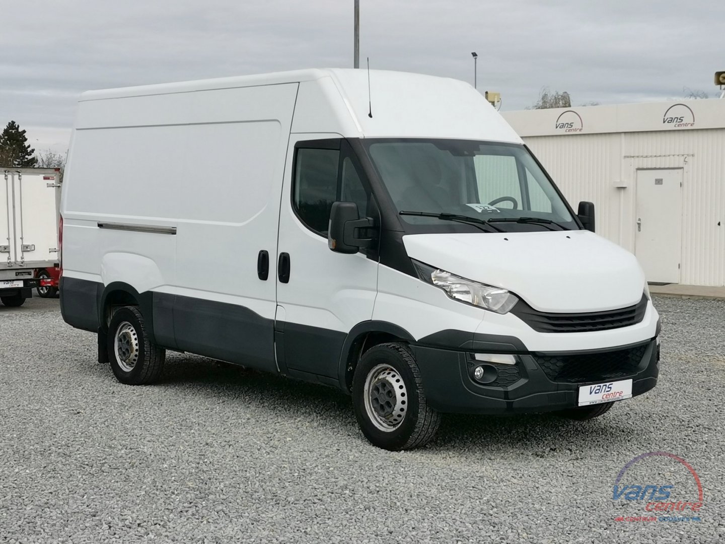 Iveco DAILY 35S18 STŘEDNÍ/ KLIMA/ TAŽNÉ/ ČR