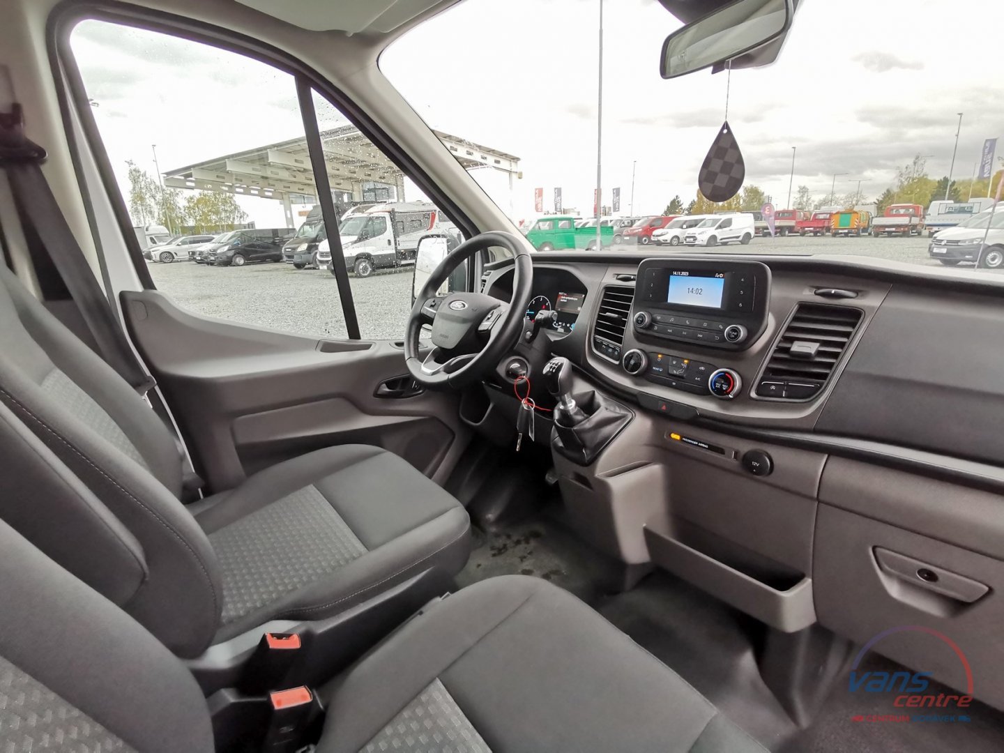 Ford TRANSIT 2.0TDCI/96KW L3H2/ 9 MÍST/ ČR/ 1.MAJITEL