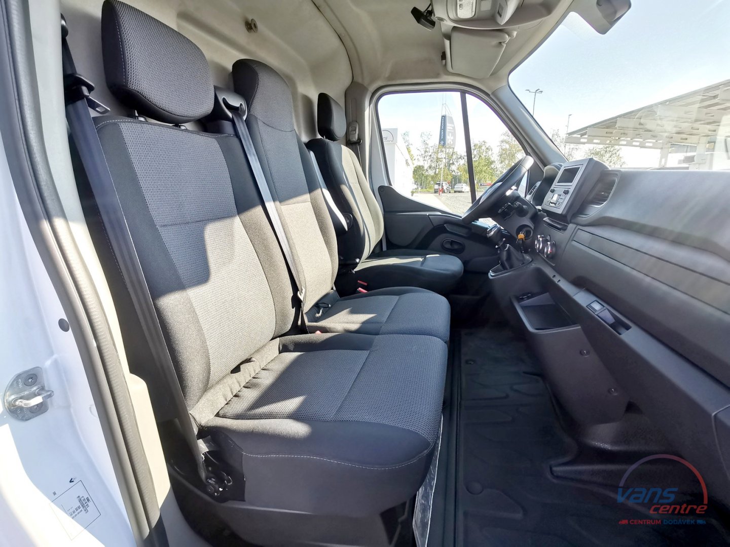 Ford TRANSIT 2.4TDCI/103KW 4X4/ 6 MÍST/ VALNÍK 2,8M/ TAŽNÉ