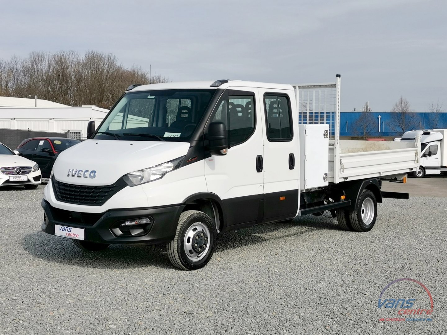 Iveco DAILY 3.0 SKLÁPĚČ 2,9M/ 6 MÍST/ TAŽNÉ 3,5T