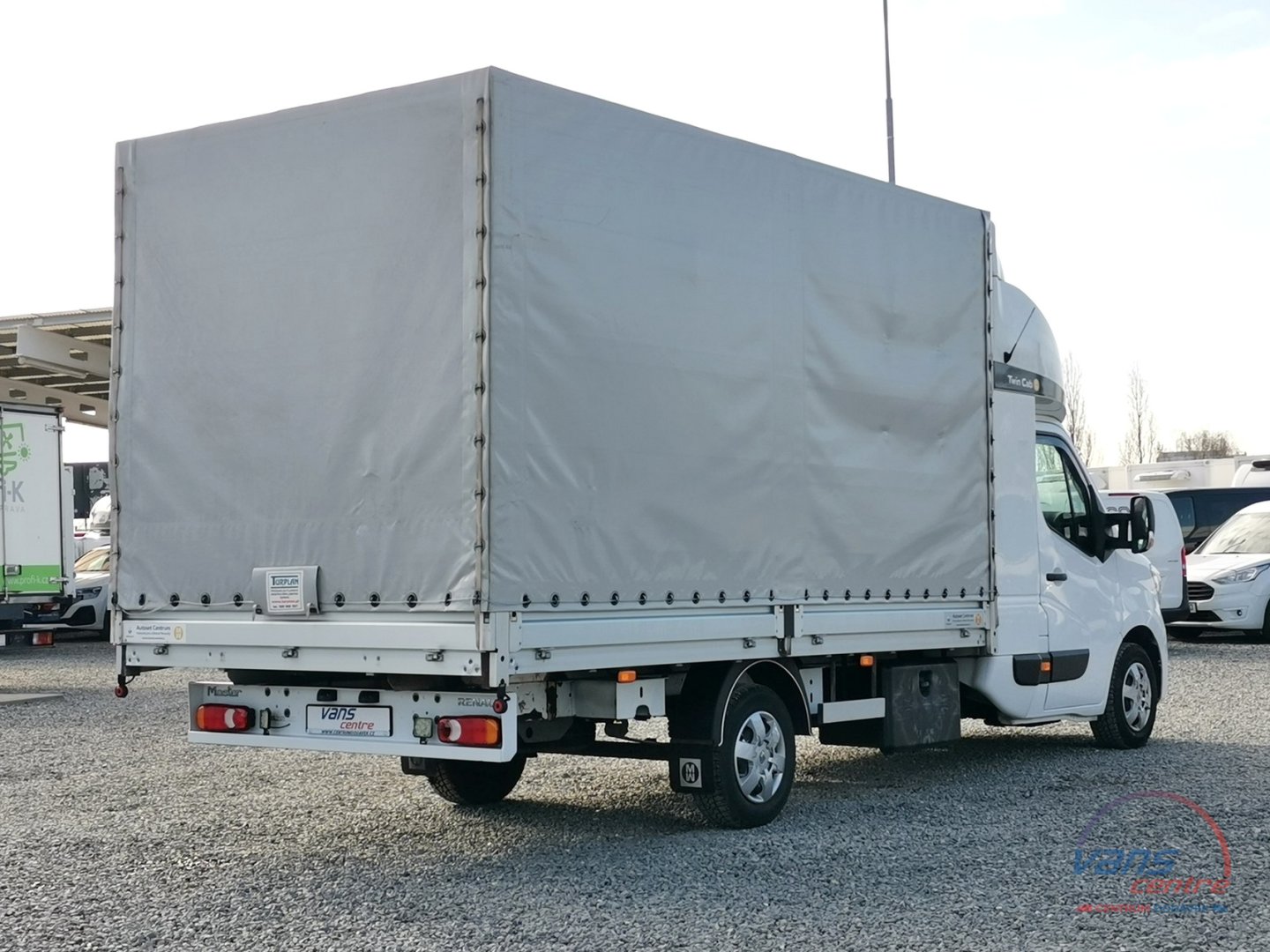 Renault MASTER 165DCI SHRNOVACÍ 8 PALET/ TWINCAB/ MĚCHY/ ČR