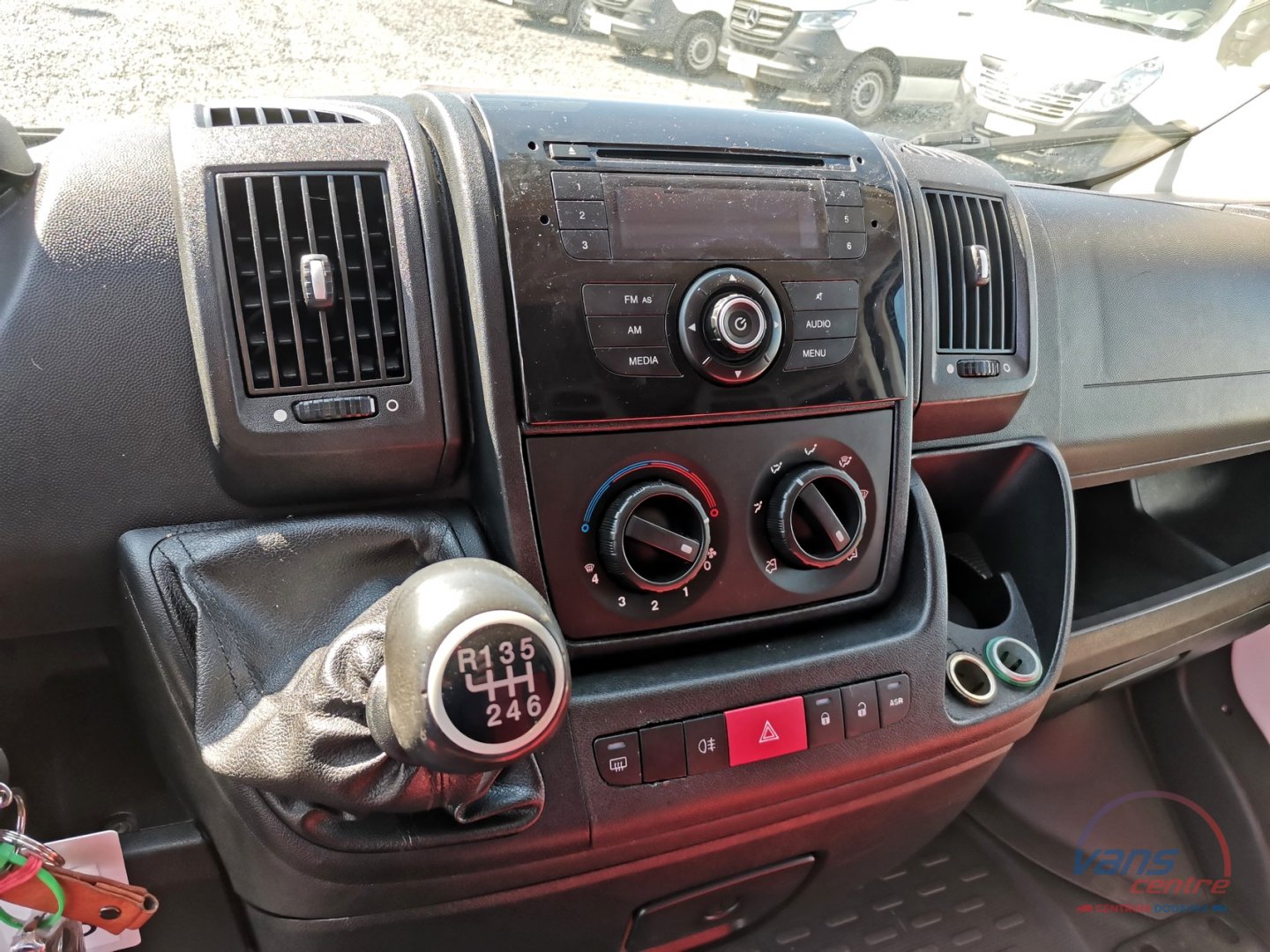 Volkswagen CADDY 2.0TDI/75KW 7 MÍST/ KLIMA/ TAŽNÉ/ ČR/1.MAJ. 