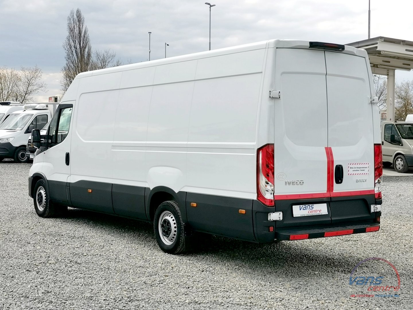 Iveco DAILY 35S18 SKŘÍŇ 4,7M/ MĚCHY/ KLIMA