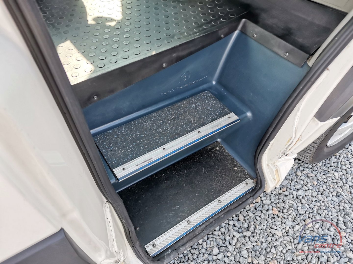 Volkswagen CRAFTER 2.5TDI/80KW 9 MÍST/ INVALIDNÍ SPECIÁL