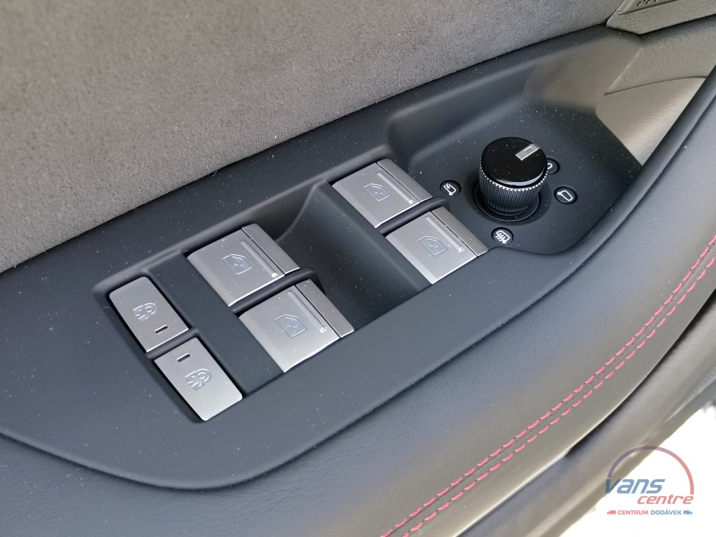 Audi RS6 AVANT/ QUATTRO/ 441KW/ MATRIX LED/ HUD/ IHNED K ODBĚRU!