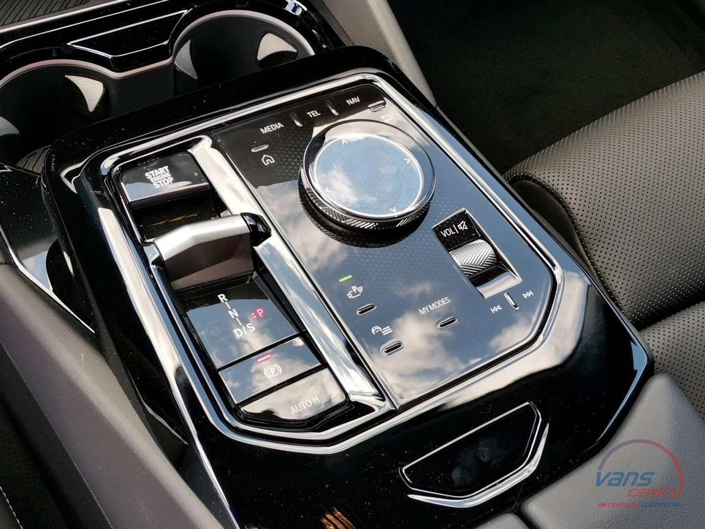 BMW 520I / HARMAN KARDON/BLACK SAPPHIRE/ SKLADEM IHNED!