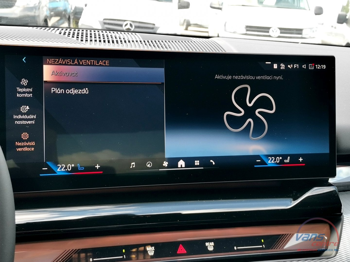 BMW 520I / HARMAN KARDON/BLACK SAPPHIRE/ SKLADEM IHNED!