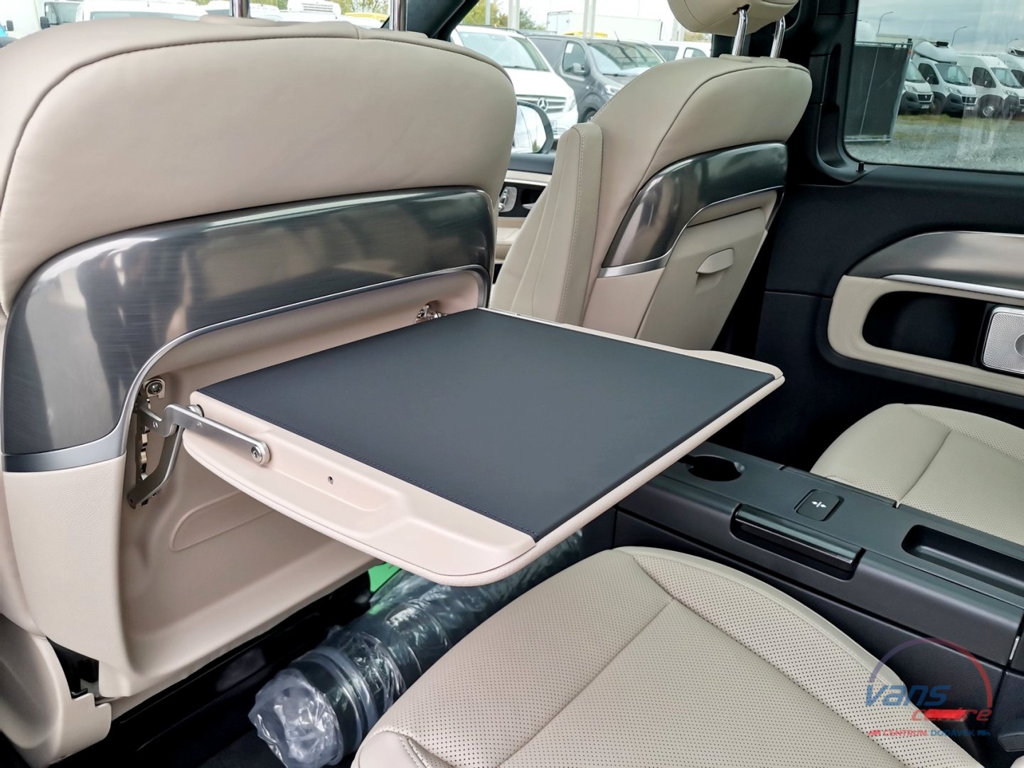 Mercedes-Benz V300 D 4MATIC/ AMG/ EXCLUSIVE/ 7 MÍST/ PANORAMA