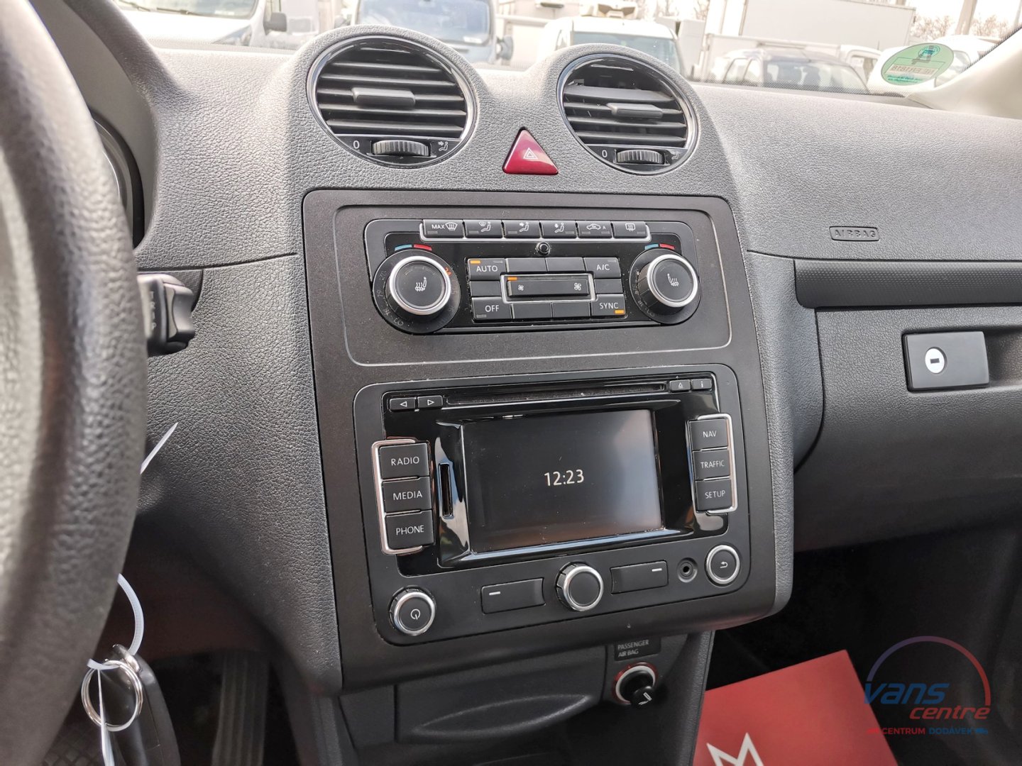 Volkswagen CADDY 1.6TDI/75KW DSG/ MAXI 7 MÍST/ NAVI/ AUTO.KLIMA