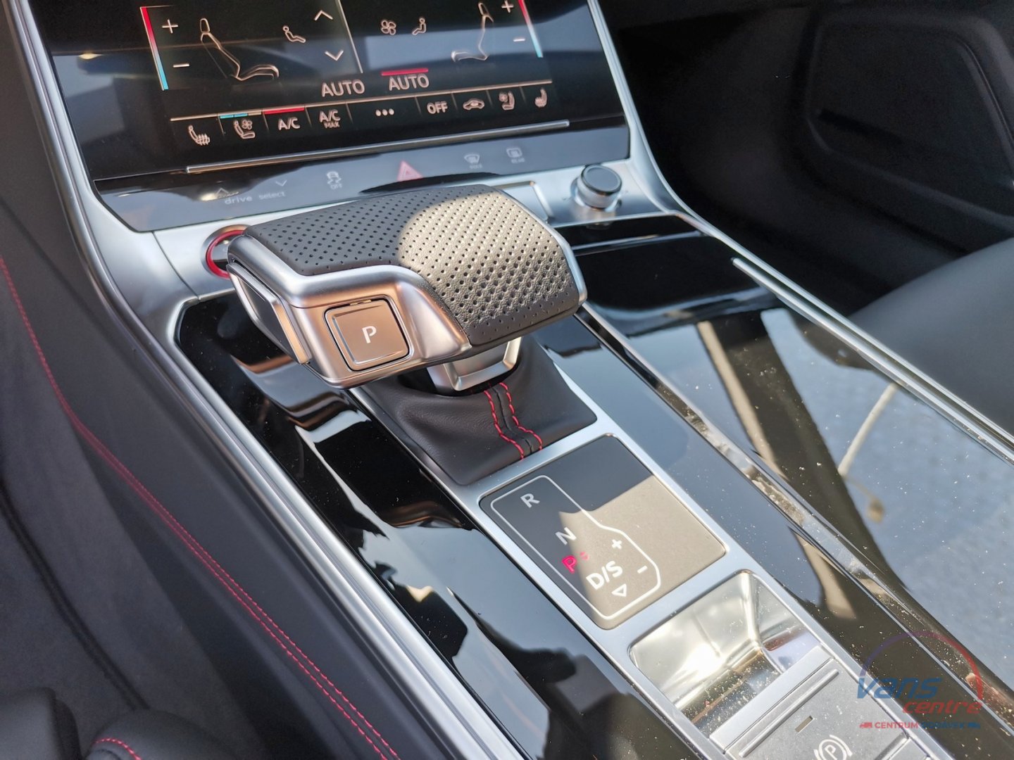 Audi RS6 AVANT/ QUATTRO/ 441KW/ MATRIX LED/ HUD/ IHNED K ODBĚRU!