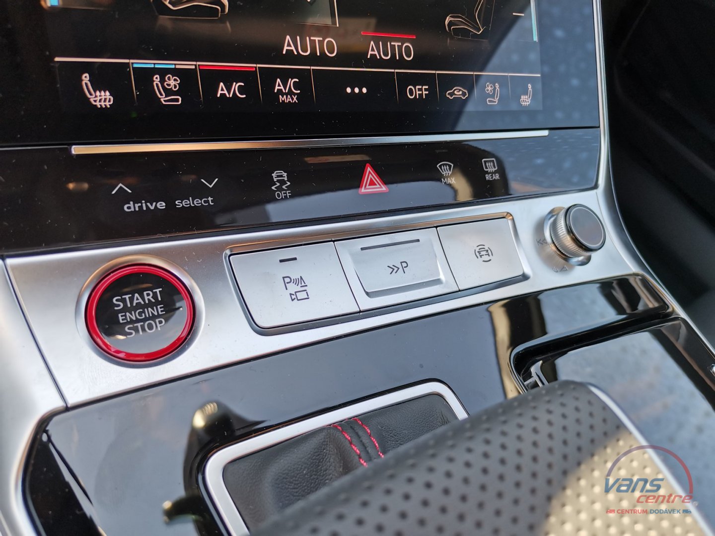 Audi RS6 AVANT/ QUATTRO/ 441KW/ MATRIX LED/ HUD/ IHNED K ODBĚRU!