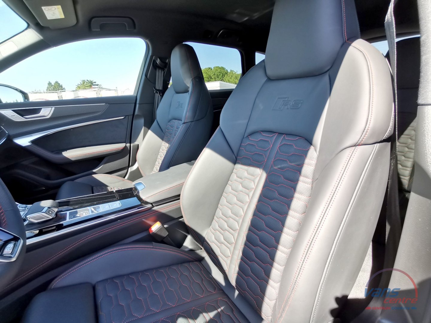 Audi RS6 AVANT/ QUATTRO/ 441KW/ MATRIX LED/ HUD/ IHNED K ODBĚRU!