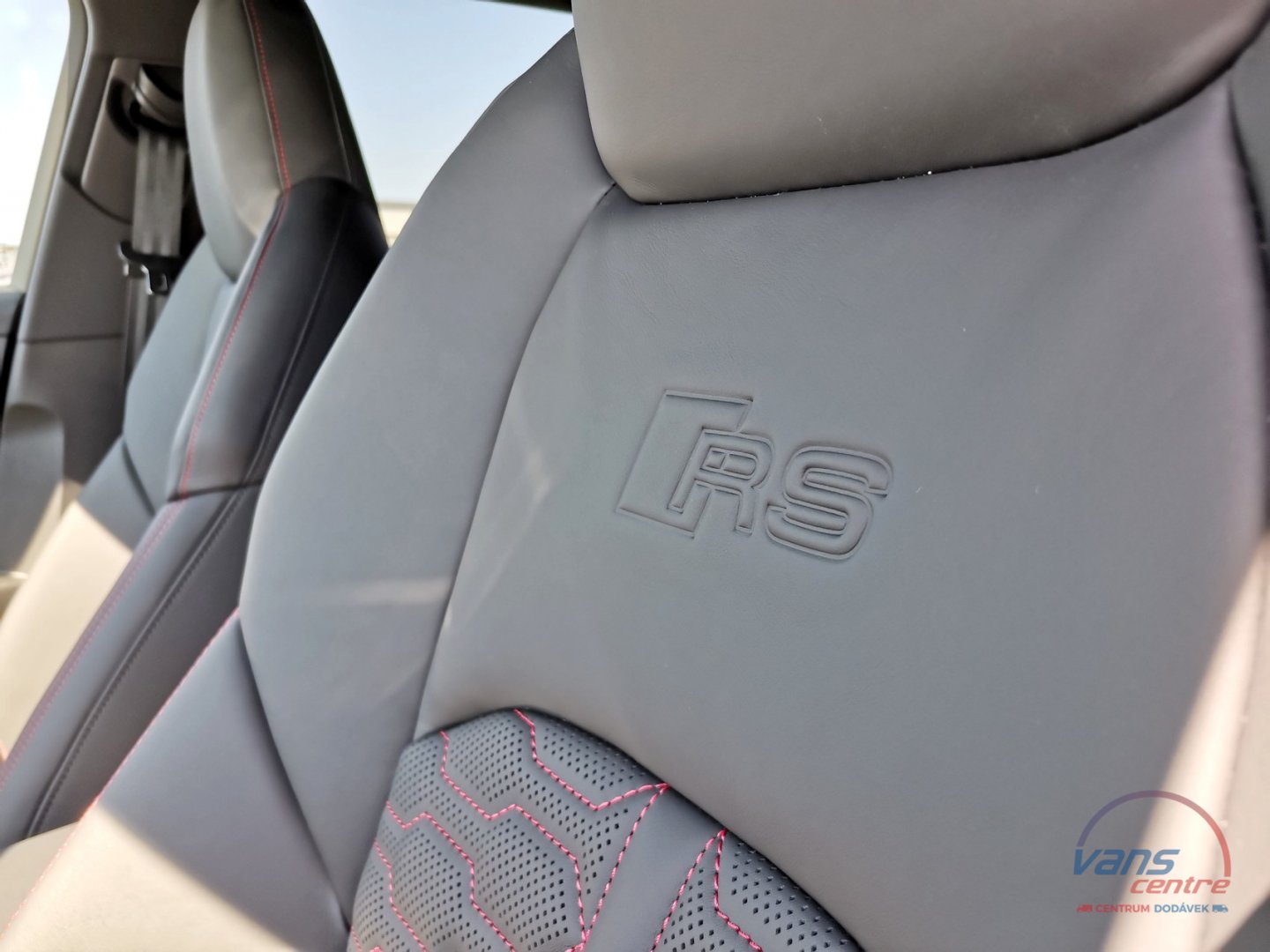 Audi RS6 AVANT/ QUATTRO/ 441KW/ MATRIX LED/ HUD/ IHNED K ODBĚRU!
