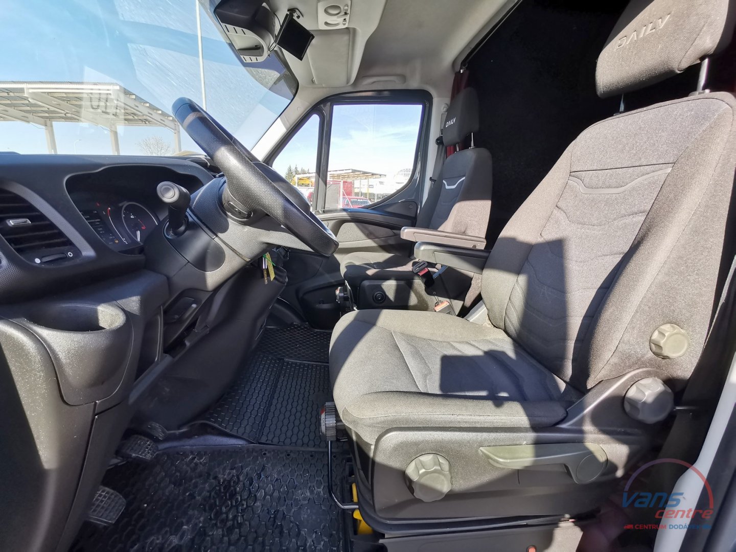 Iveco DAILY 50C18 L3H3/ SPANÍ/ NEZ.TOPENÍ/ TAŽNÉ/ DO 3,5T