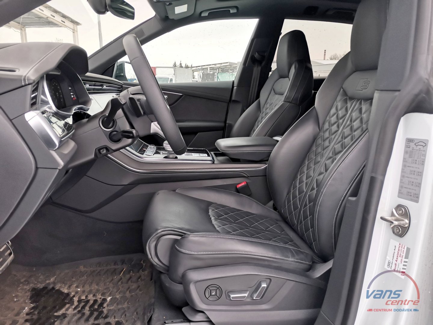 Audi Q8 60 TFSI E QUATTRO/ PANORAMA/ TOP VÝBAVA!