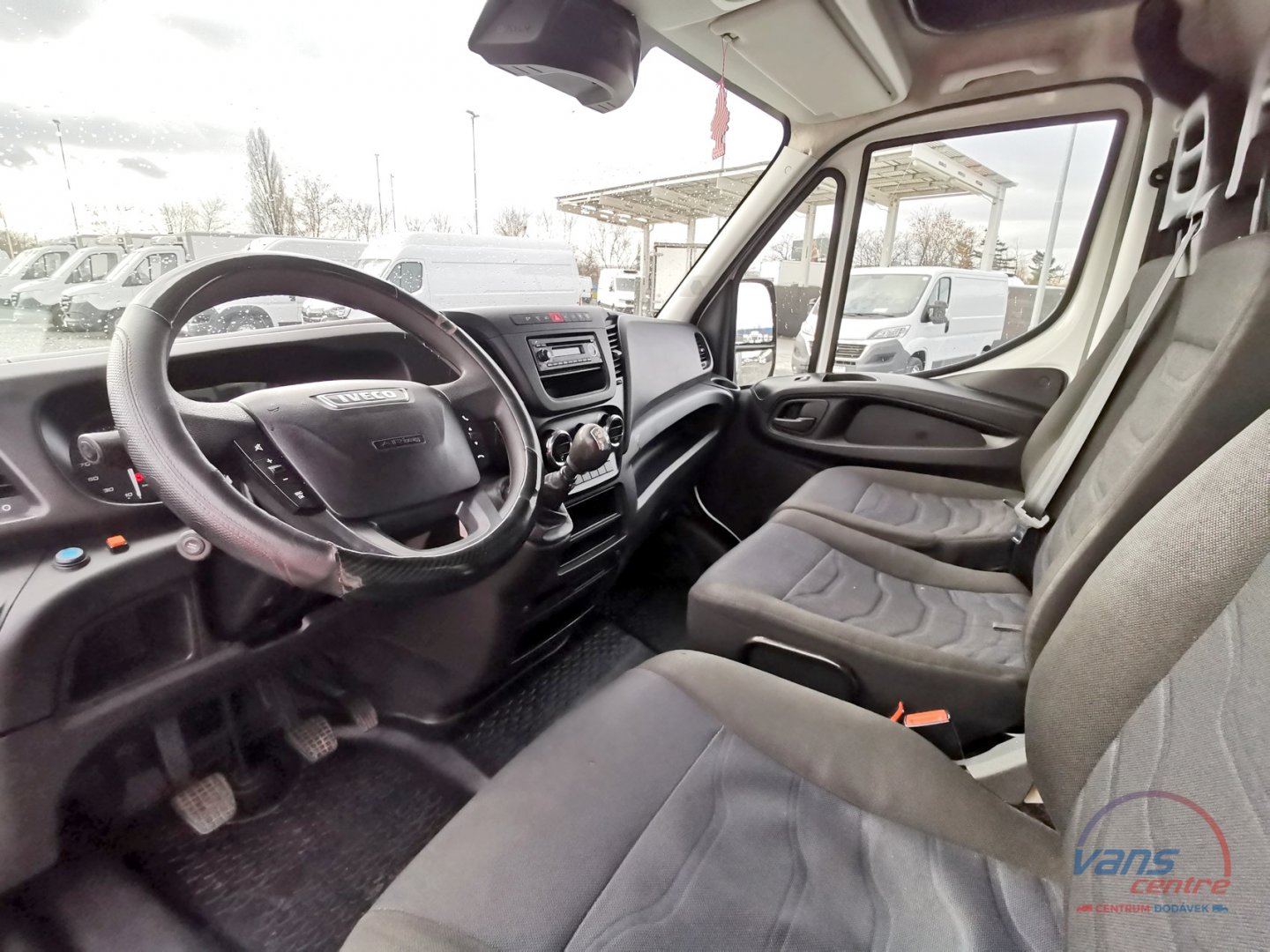 Volkswagen MULTIVAN T7 1.4TSI/DSG EHYBRID 6 MÍST/ BULLI/ ZÁRUKA