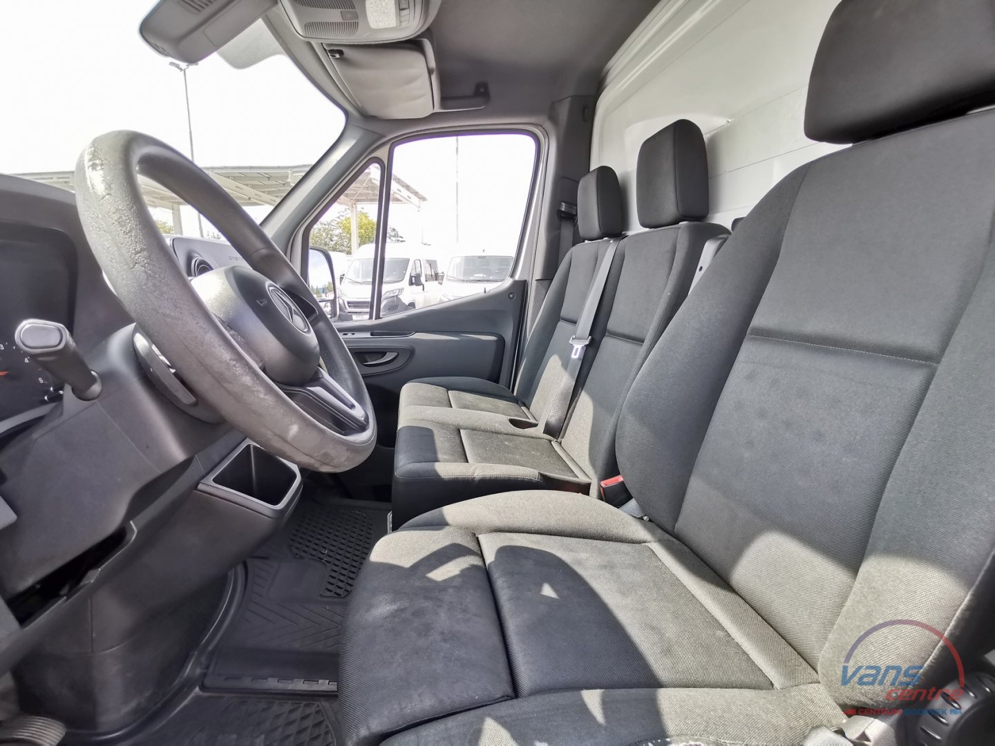 Iveco DAILY 35S16 HI-MATIC/ MAXI XL/ 8 MÍST/ TAŽNÉ 3,5T