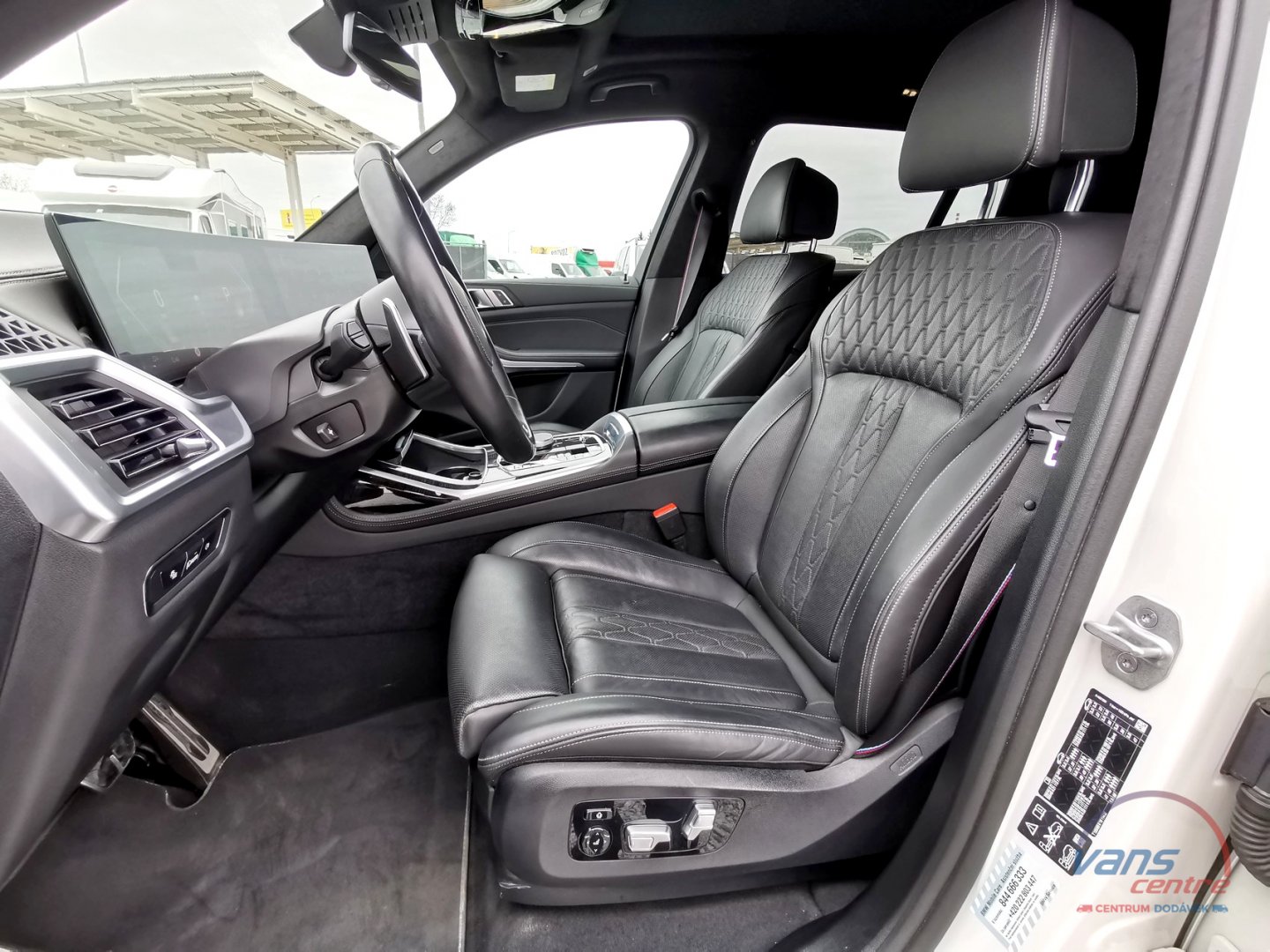 BMW X7 XDRIVE 40D M SPORT/ 7 MÍST/ ČR/1.MAJ.