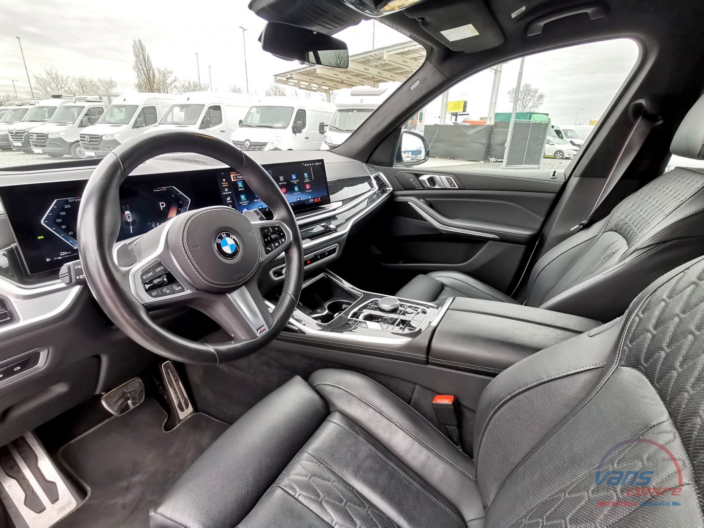 BMW X7 XDRIVE 40D M SPORT/ 7 MÍST/ ČR/1.MAJ.