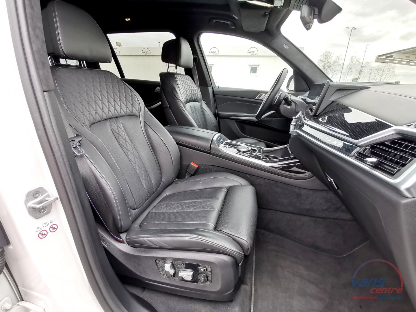 BMW X7 XDRIVE 40D M SPORT/ 7 MÍST/ ČR/1.MAJ.