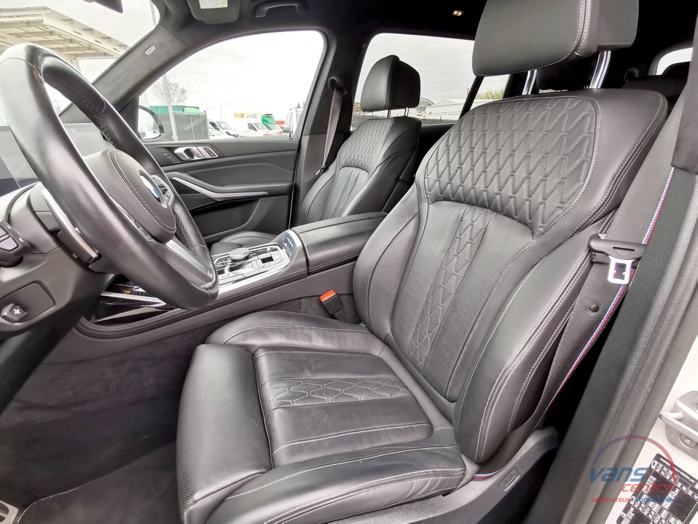 BMW X7 XDRIVE 40D M SPORT/ 7 MÍST/ ČR/1.MAJ.