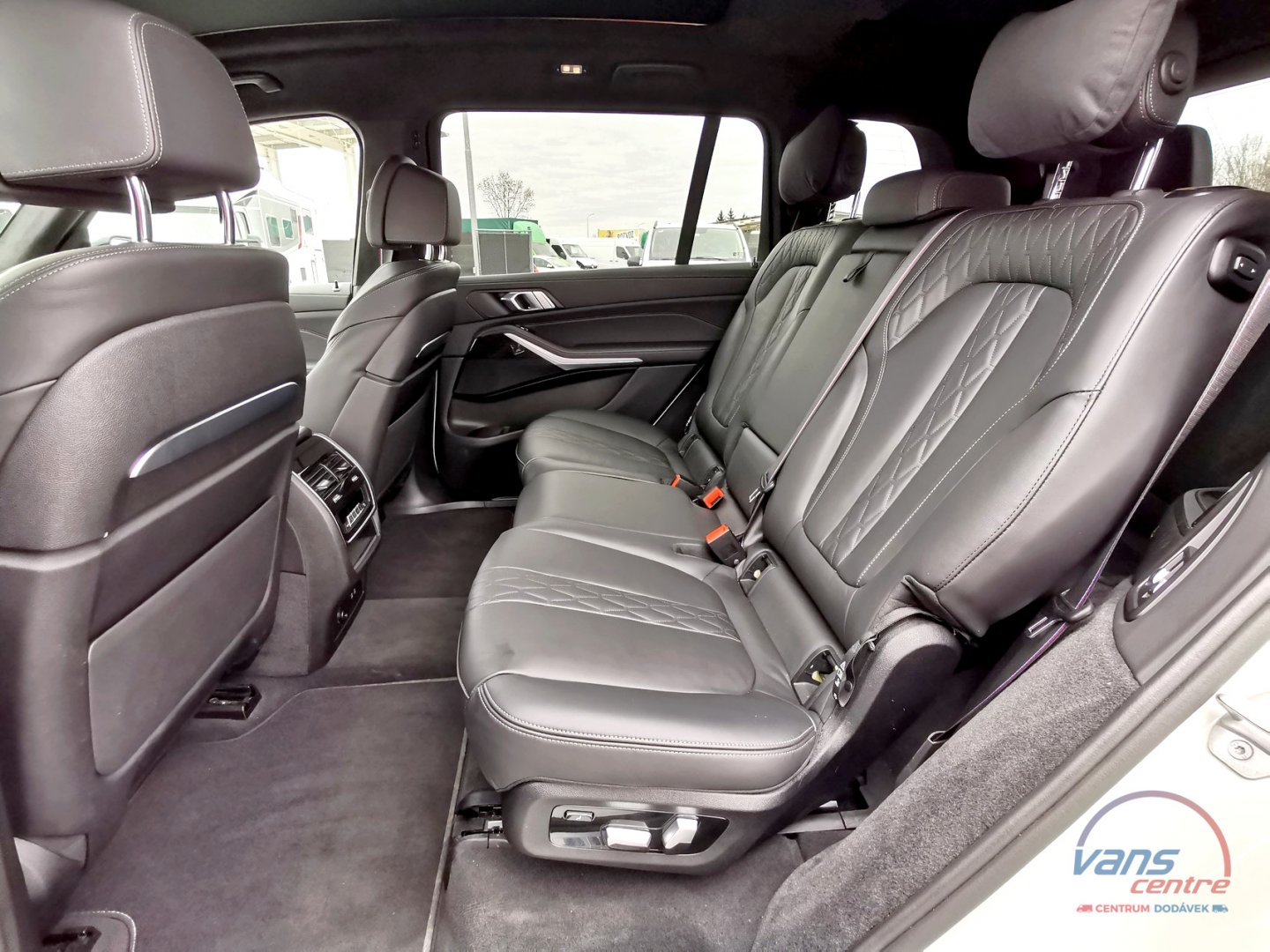 BMW X7 XDRIVE 40D M SPORT/ 7 MÍST/ ČR/1.MAJ.