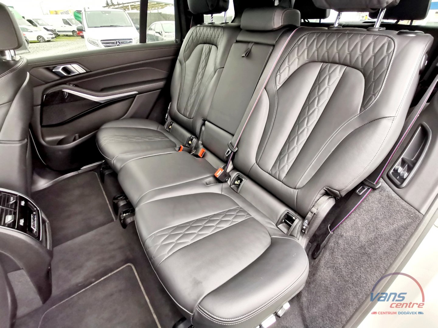 BMW X7 XDRIVE 40D M SPORT/ 7 MÍST/ ČR/1.MAJ.