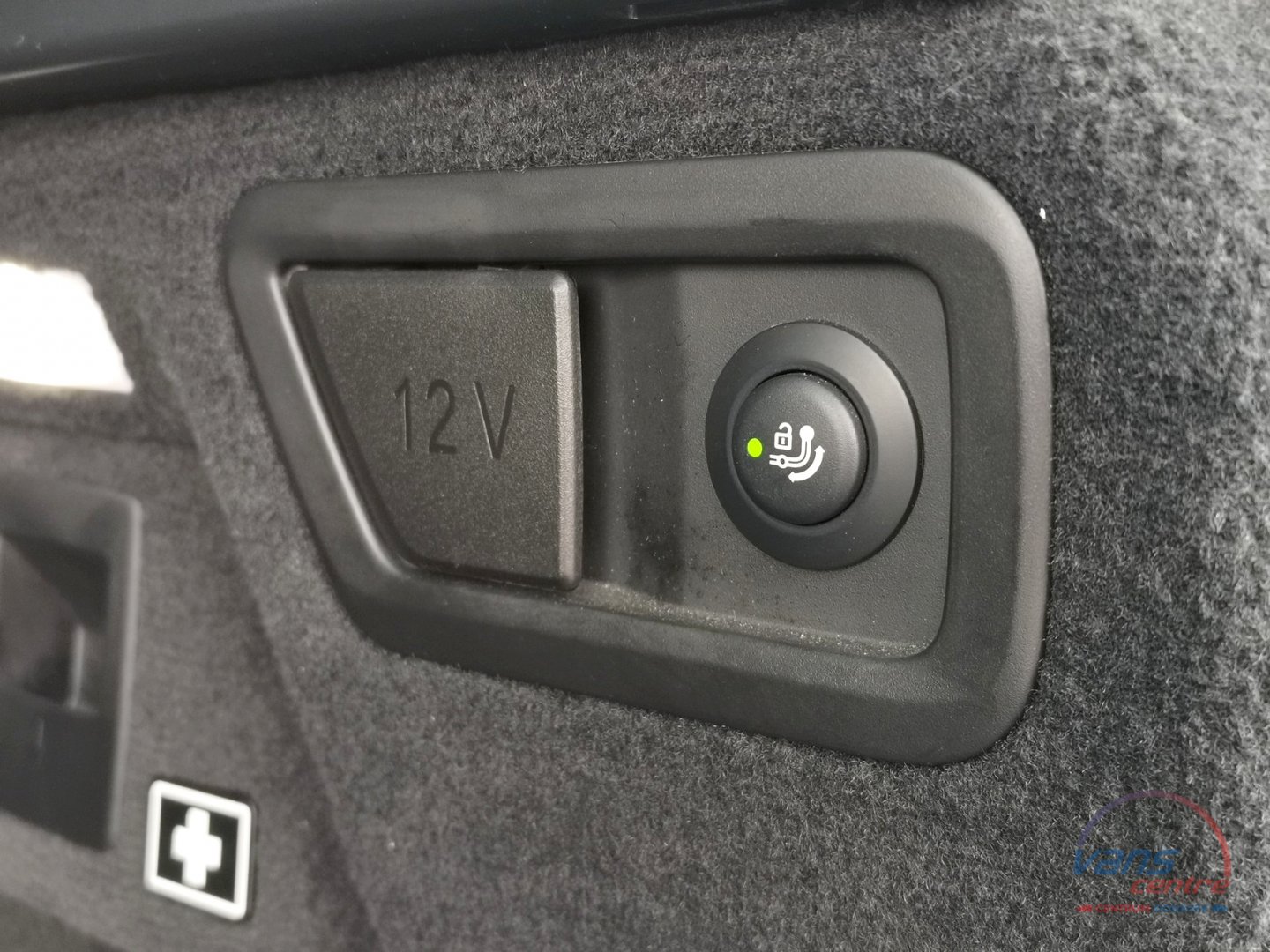 BMW X7 XDRIVE 40D M SPORT/ 7 MÍST/ ČR/1.MAJ.