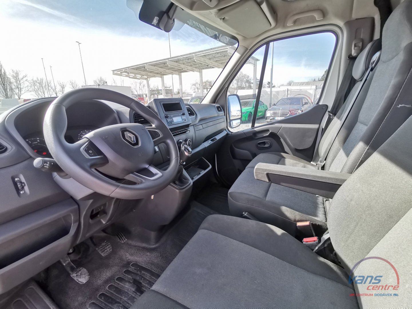 Renault MASTER 165DCI VALNÍK 9 PALET/ MĚCHY/ KLIMA/ ČR