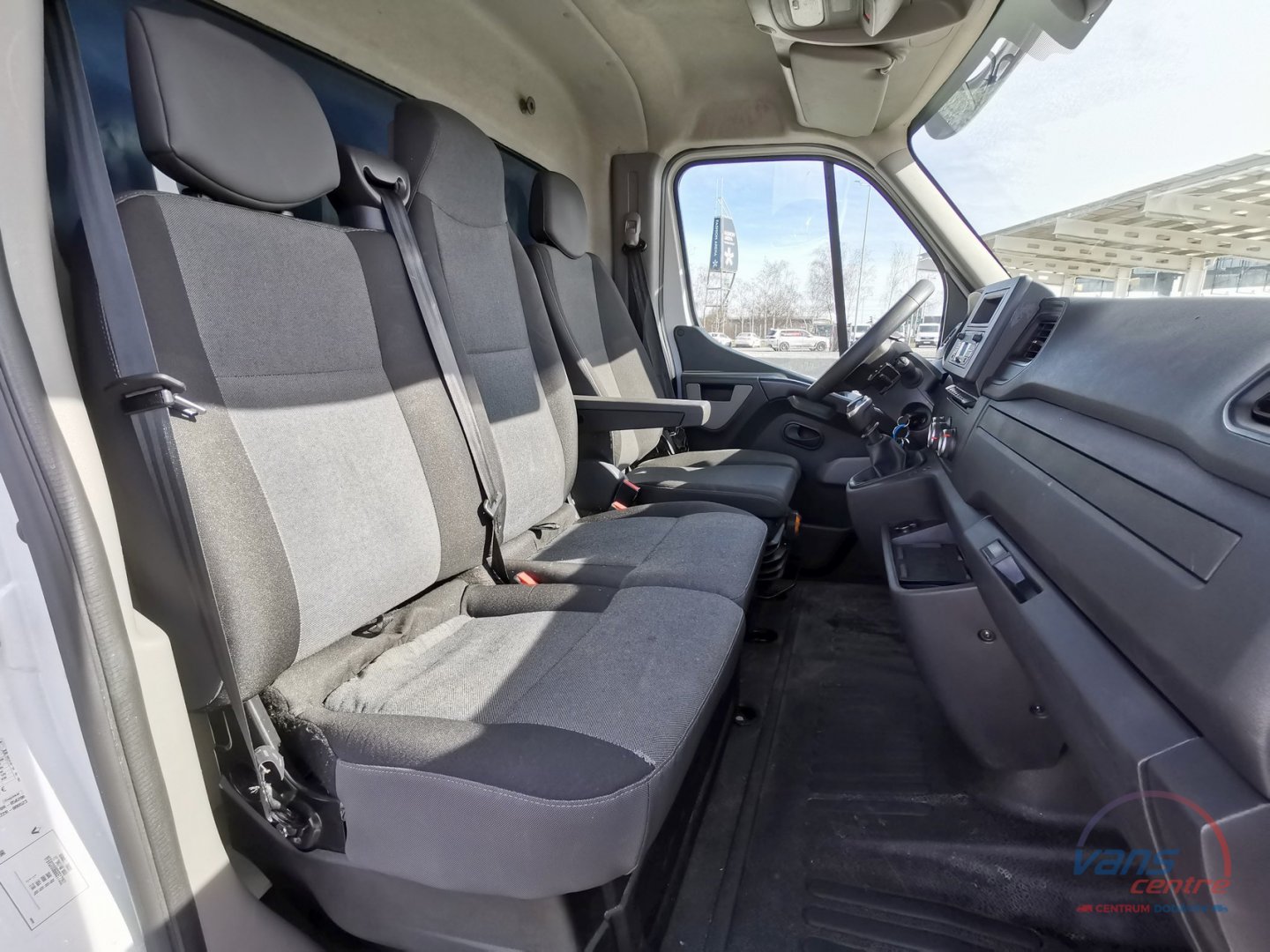 Renault MASTER 165DCI VALNÍK 9 PALET/ MĚCHY/ KLIMA/ ČR
