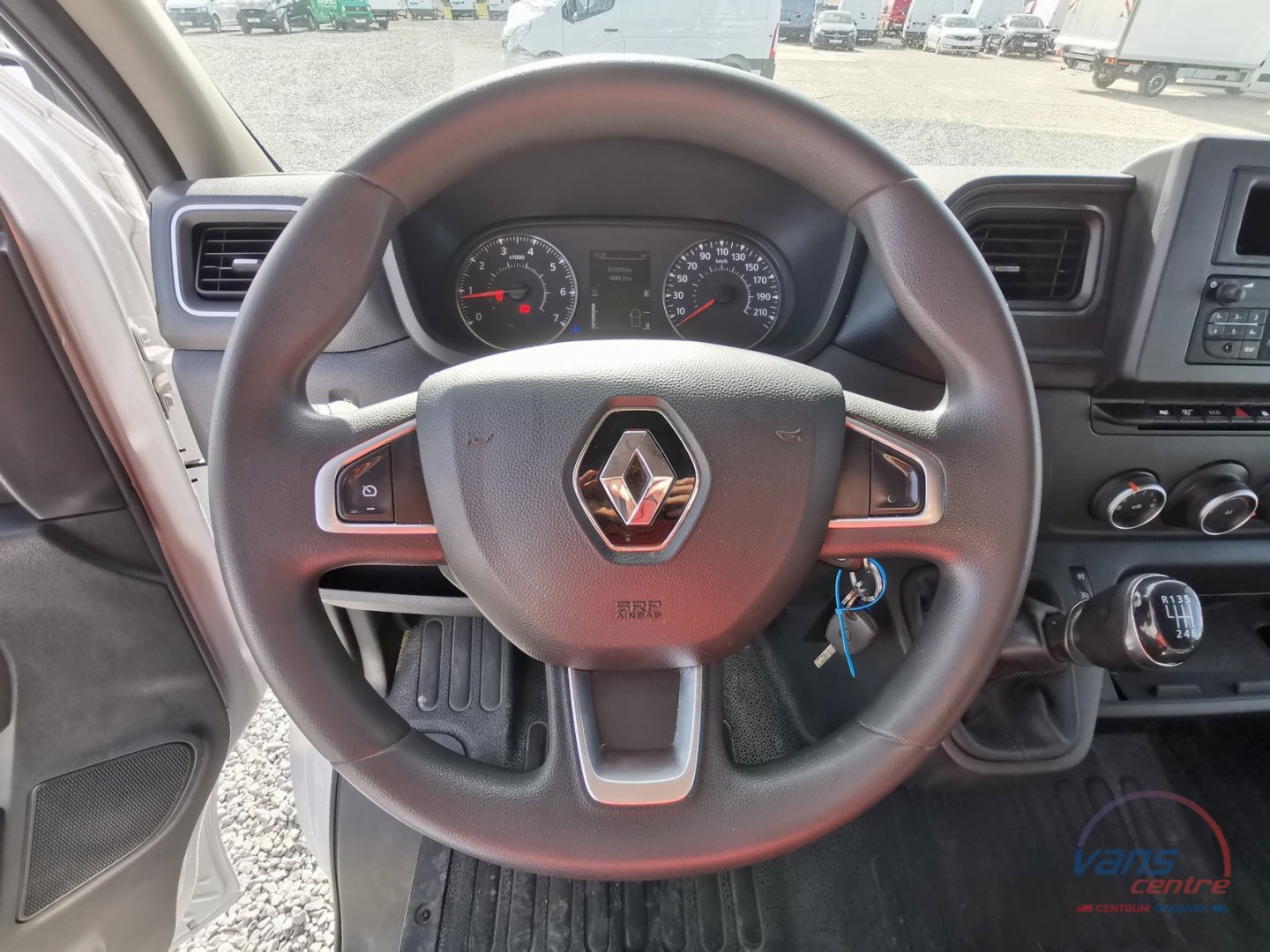 Renault MASTER 165DCI VALNÍK 9 PALET/ MĚCHY/ KLIMA/ ČR