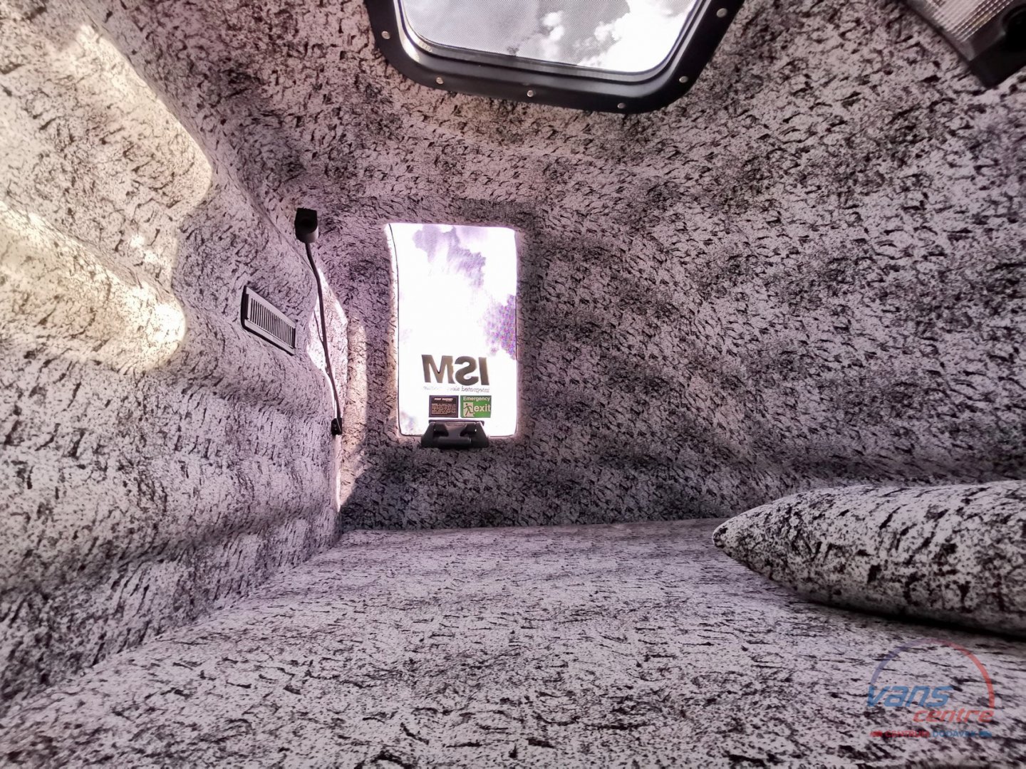 Renault MASTER 165DCI VALNÍK 9 PALET/ MĚCHY/ KLIMA/ ČR
