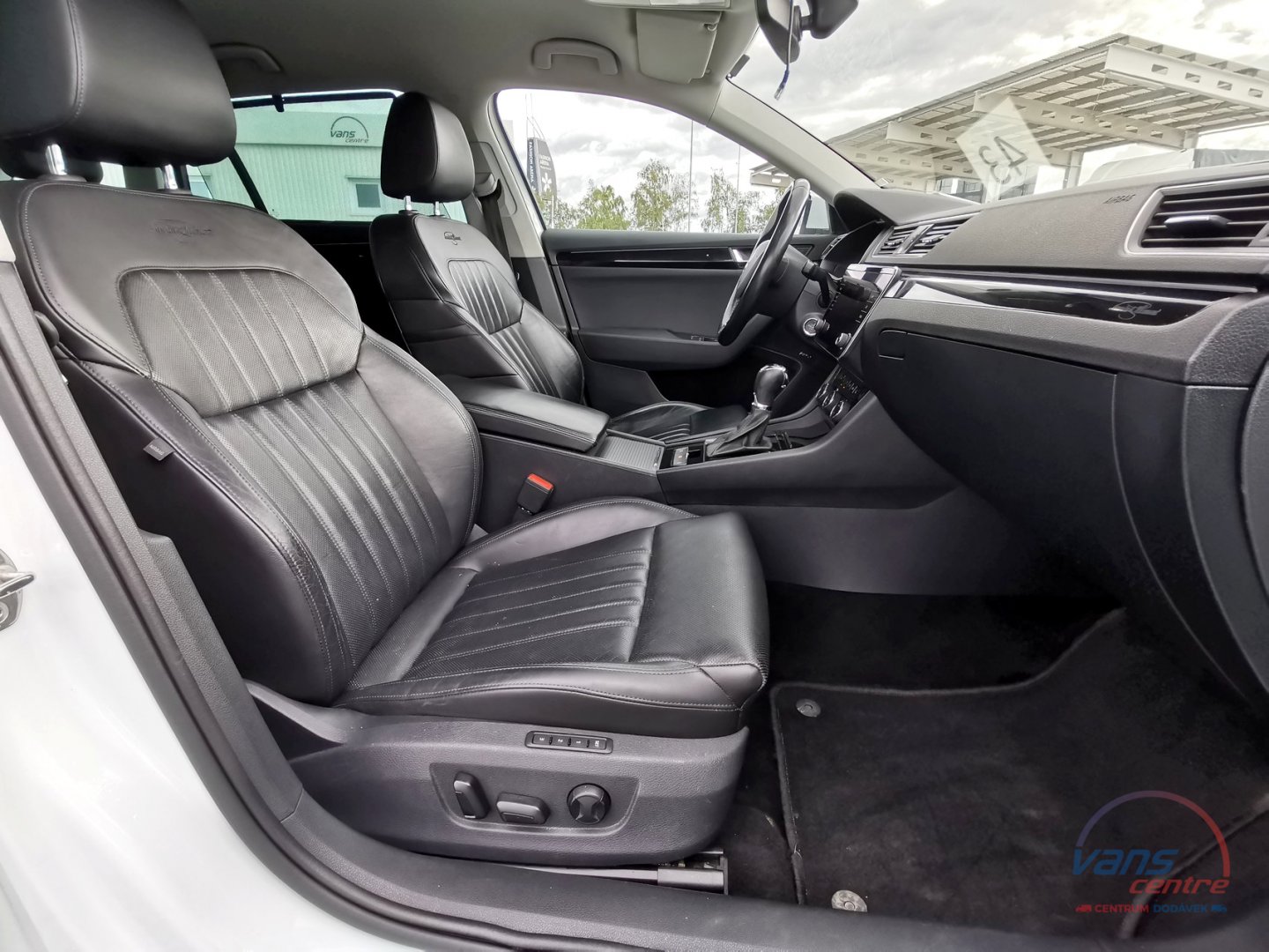 Škoda SUPERB 2.0TDI 140KW/ DSG/ 4X4/ L&K/ WEBASTO