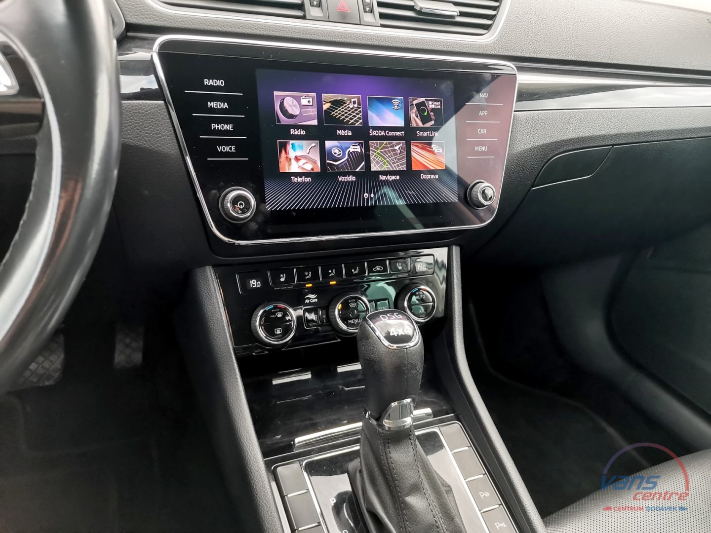 Škoda SUPERB 2.0TDI 140KW/ DSG/ 4X4/ L&K/ WEBASTO